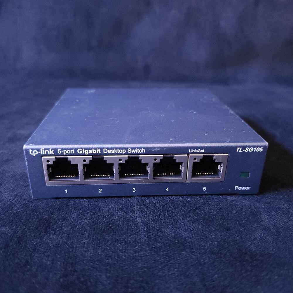 TP-Link TL-SG105 5-Port 10/100/1000Mbps Gigabit Ethernet Network Switch **READ**